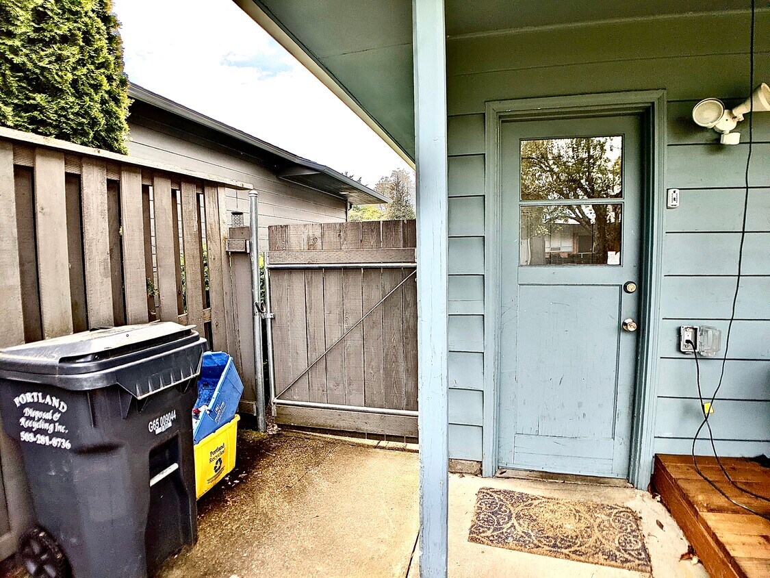 Foto principal - 5404 NE 54th Ave