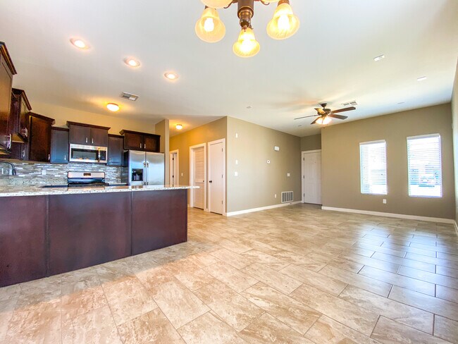 Building Photo - 445 Stetson Dr