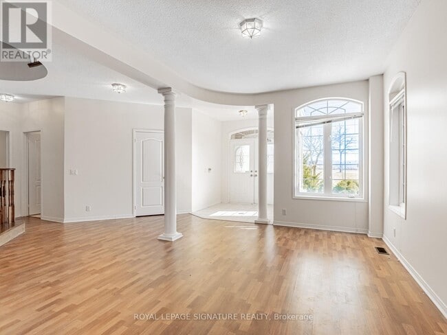 Building Photo - 33 Bilberry Crescent