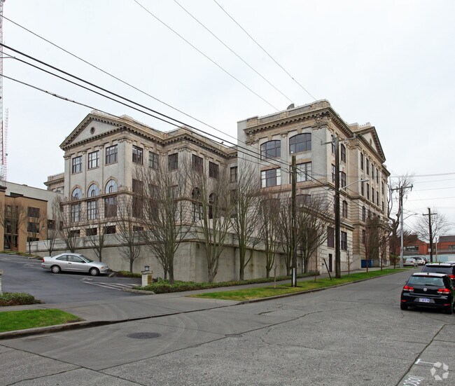 Queen Anne High School Apartments Seattle Wa Building Photo Queen Anne High School