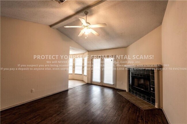 Foto del edificio - 1348 S Jasmine Ln
