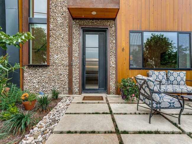 Building Photo - STUNNING LUXURY HOME IN LONE STAR DISTRICT