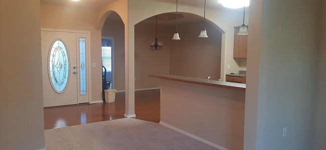 Building Photo - 2 bedroom, 2 bathroom condo in 55+ communi...