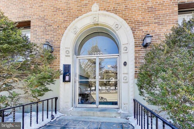 Foto del edificio - 3600 Connecticut Ave NW