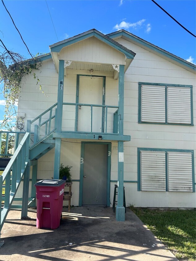 Foto principal - 1901 N Avenue G