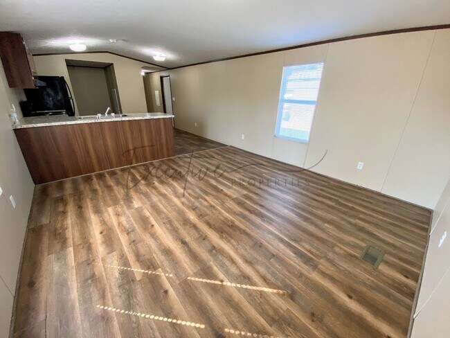 Foto del edificio - 2 Bedroom Mobile Home For Rent in Sulphur