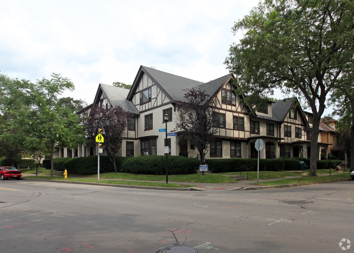 Primary Photo - 499-505 Park Ave