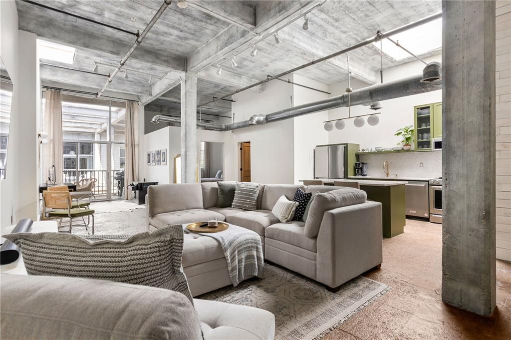 Foto principal - 659 Auburn Ave NE