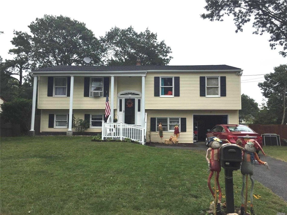 57 Abbott Ave, Mastic, NY 11950 House for Rent in Mastic, NY