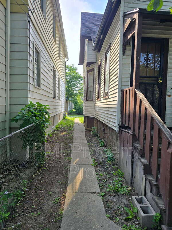 Building Photo - 2626 N 24th St