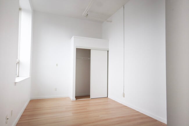 Building Photo - Cool One Bedroom Loft In Cambridge