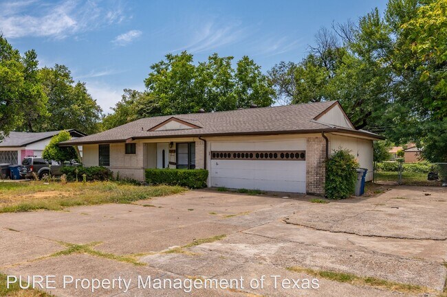 Foto del edificio - 3 br, 2 bath House - 3814 Golden Hills Dr.