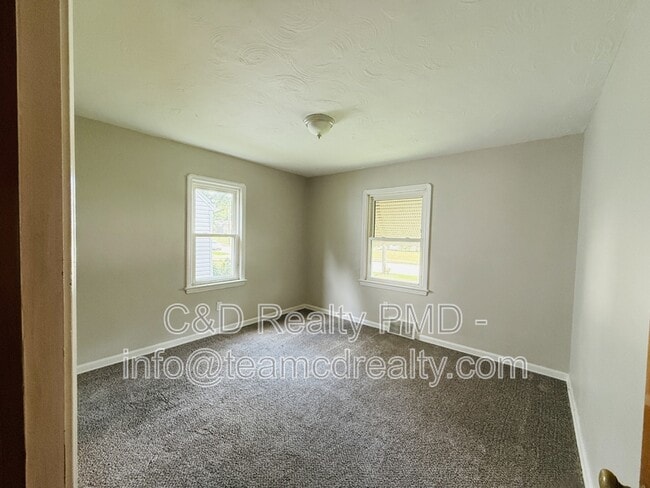 Building Photo - 18201 Libby Rd