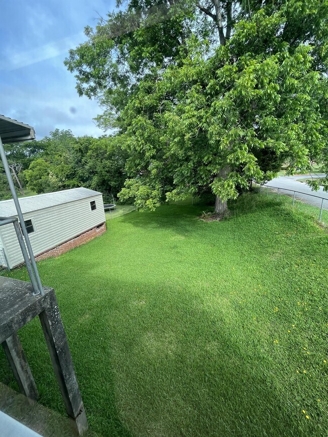 Building Photo - 202 Merriman Ave