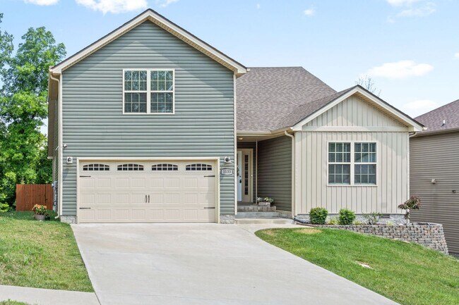 Foto del edificio - 3 Bed 2 Bath Home For Rent Near Downtown Clarksville!