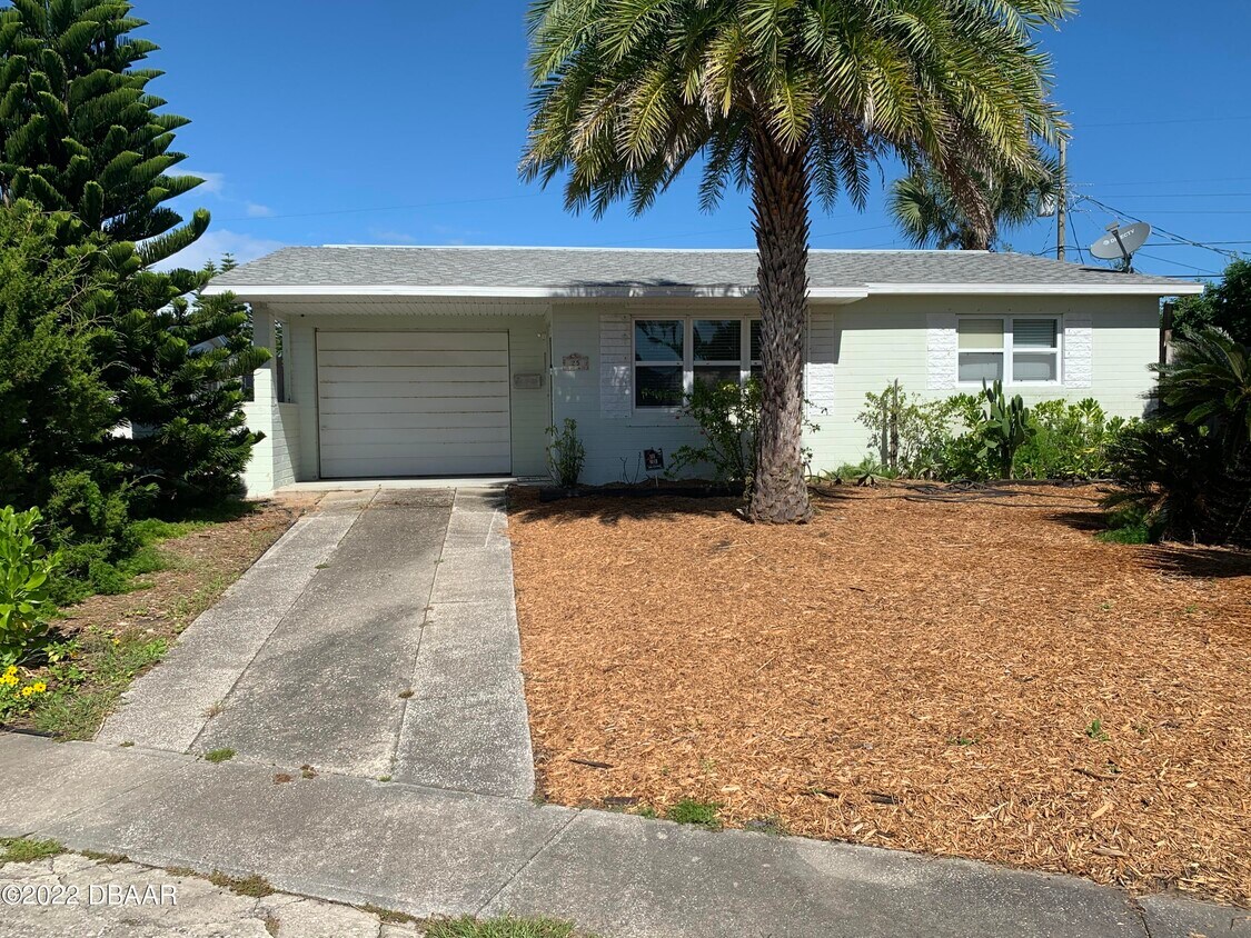 Primary Photo - 25 Seaside Dr