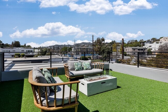 Building Photo - Brand New LUXURY 2026 Construction Homes in Silverlake!