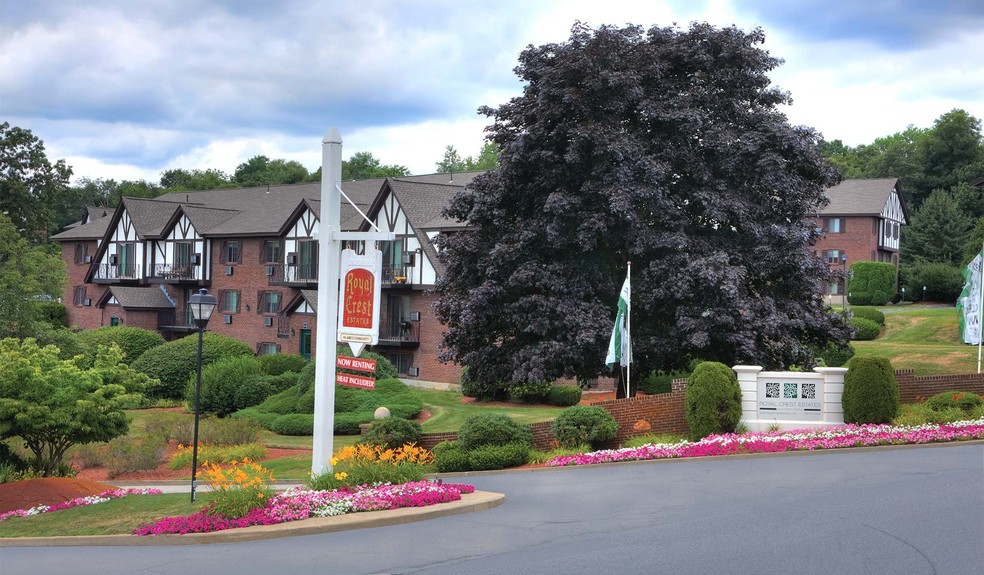 Royal Crest Marlboro Apartment Homes Rentals - Marlborough, MA