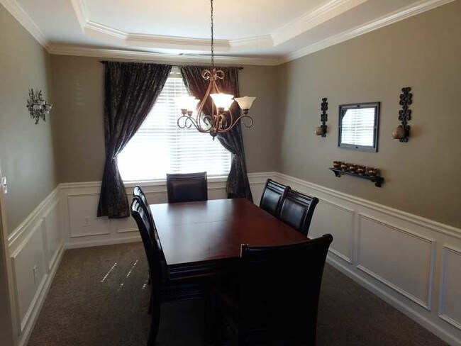Building Photo - 2595 Chandler Grove Dr