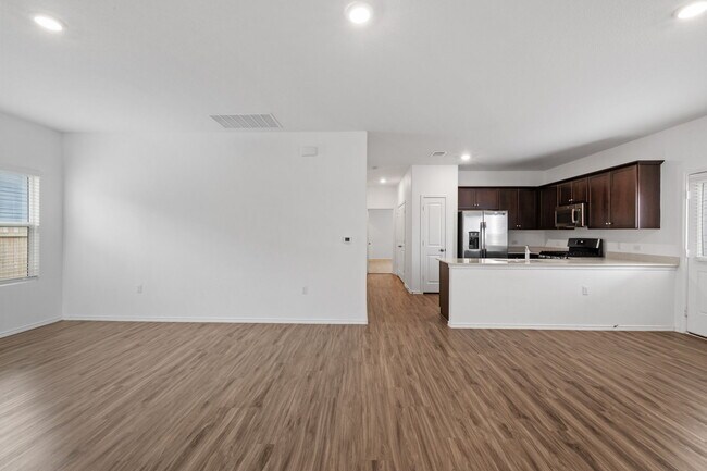Foto del edificio - 10917 Hammonds St