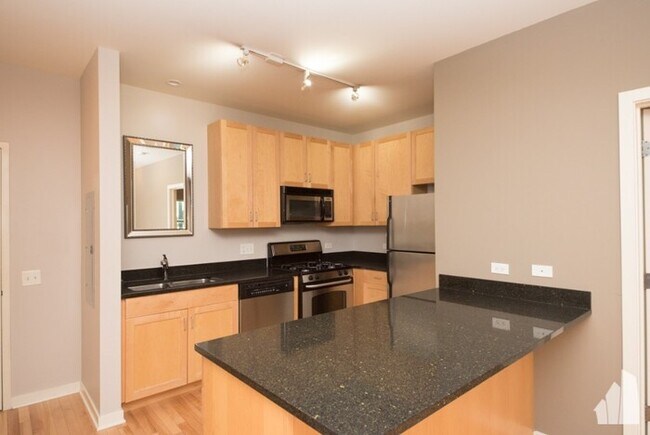 Foto del edificio - 1155 W Roosevelt Rd
