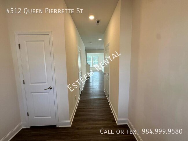 Foto del edificio - 4512 Queen Pierrette St