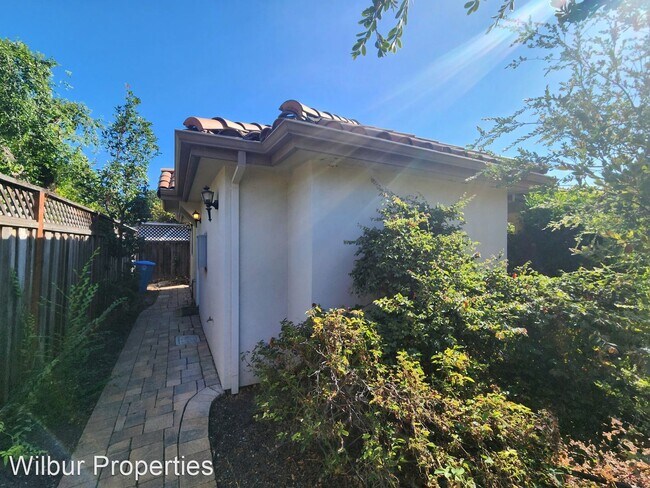 Building Photo - 1 br, 1 bath House - 3241 Kipling Street