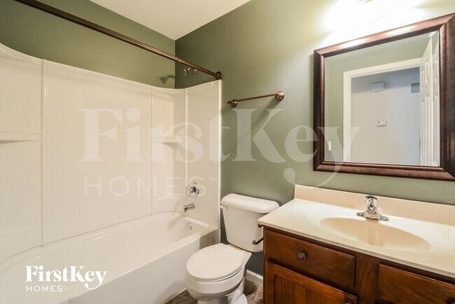 Foto del edificio - 240 Glen Meadows Ct