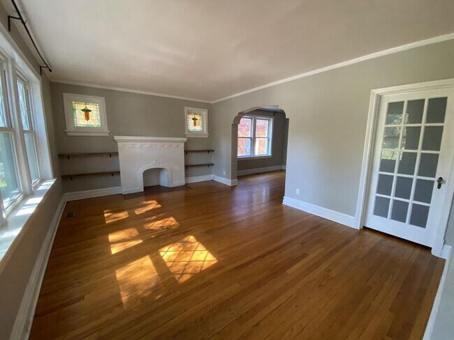 Foto del edificio - 7375 Amherst Ave