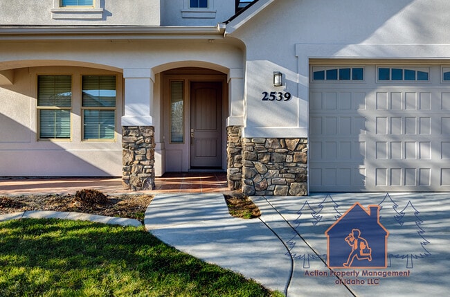 Building Photo - 2539 Bottle Brush Ave