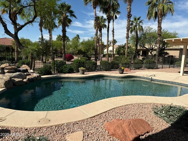 Foto del edificio - 15973 W Sheila Ln