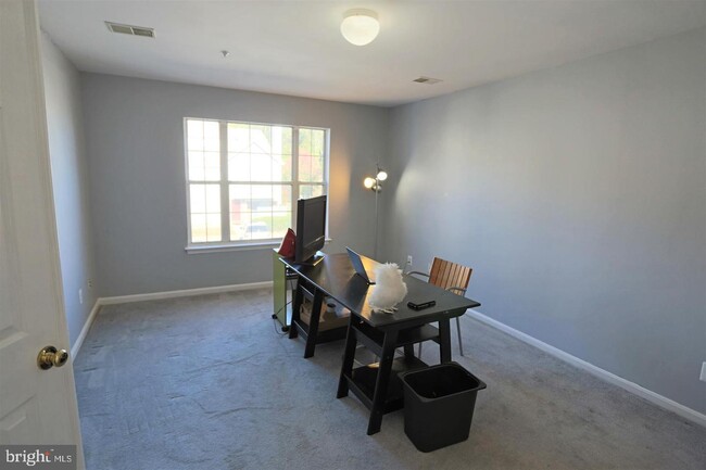Building Photo - 16221 Ellipse Terrace