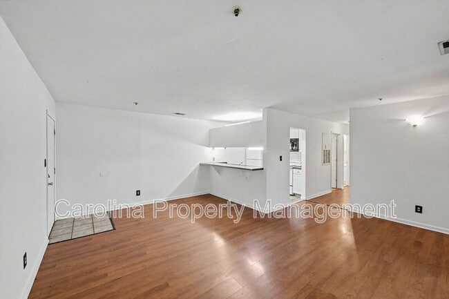 Building Photo - 9535 University Terrace Dr