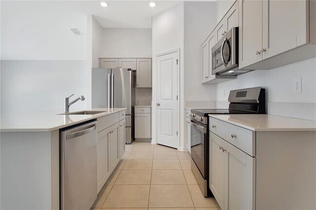 Foto del edificio - 668 Sand Pne Ln