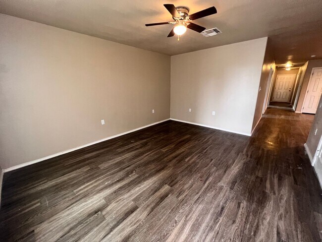 Foto del edificio - Section 8 approved, move in special!