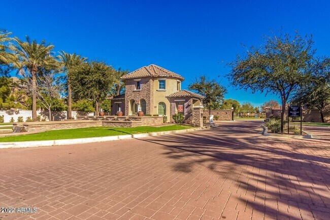 Foto del edificio - 2740 S Equestrian Dr