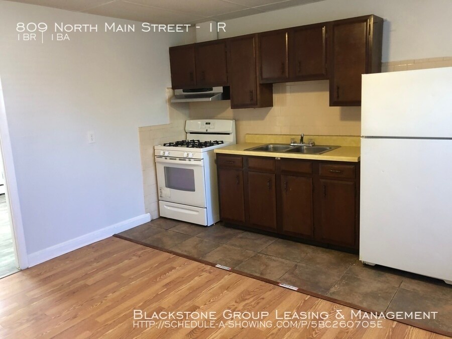 Foto principal - 809 North Main Street