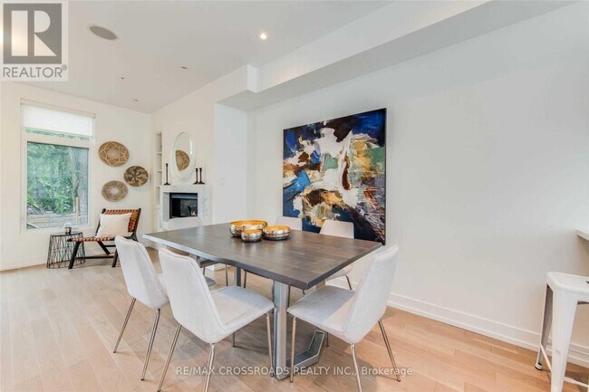 Photo du bâtiment - 12 Vince Ave