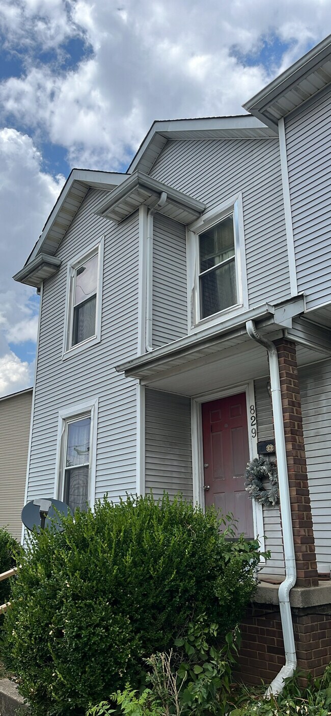 Building Photo - 829 W Maxwell St