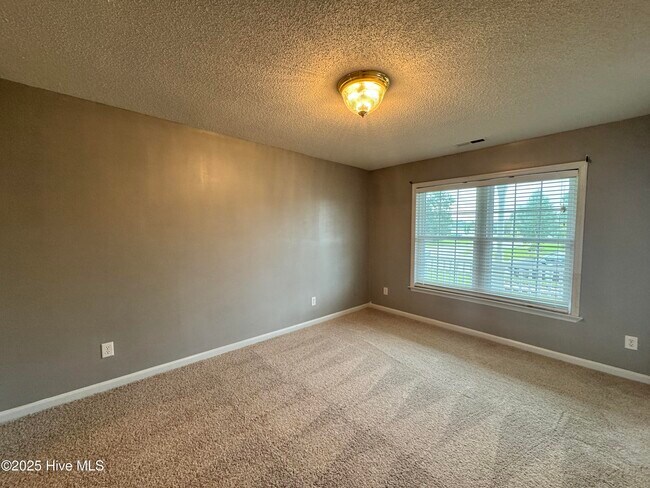 Foto del edificio - 307 Southbridge Dr