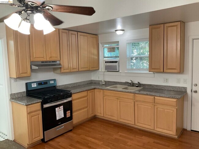 Foto del edificio - 512 E St