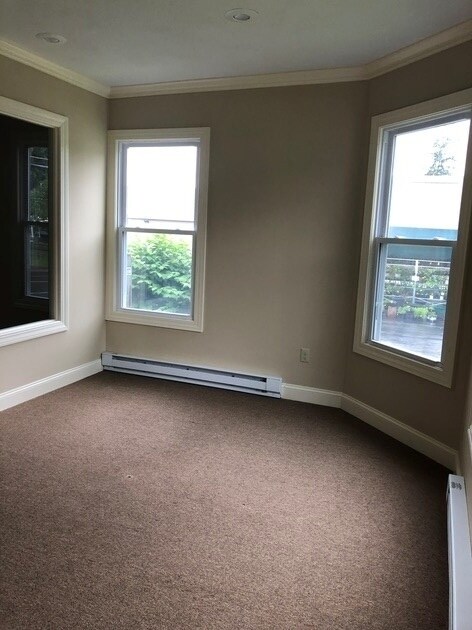 Building Photo - 208 S Manlius St