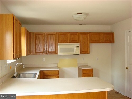 Foto del edificio - Row/Townhouse, Contemporary - PINE HILL, NJ