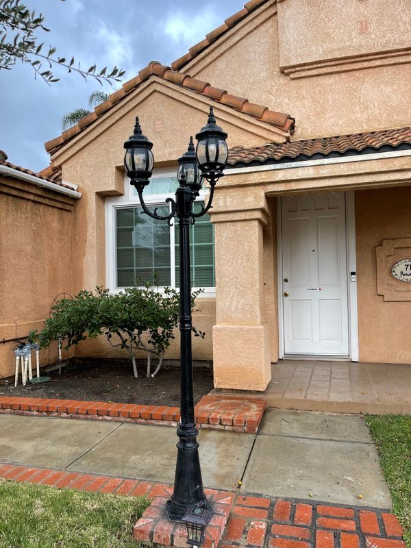 Foto del edificio - 717 Periwinkle Ln