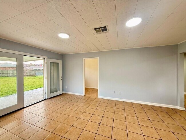 Foto del edificio - 4812 Trenton St