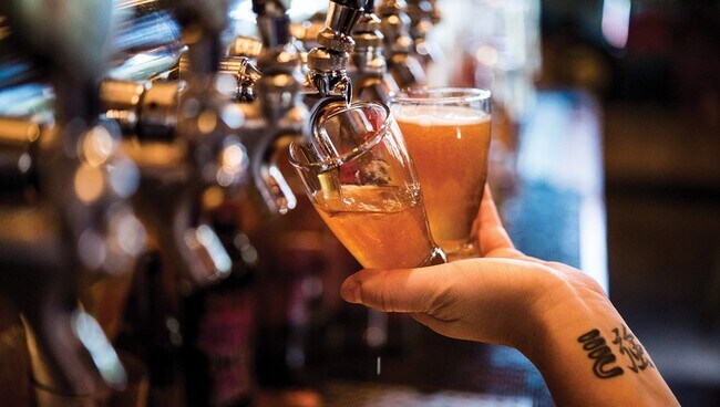 Building Photo - Go bananas, Studio