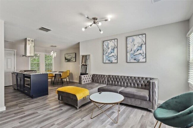 Building Photo - 1561 Pontiac Pl SE