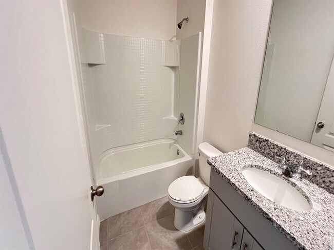 Building Photo - 446 Baroness Way