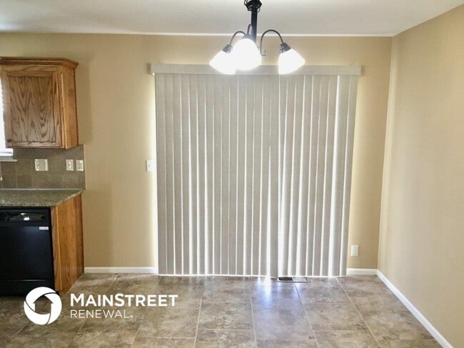 Foto del edificio - 1613 NW Hilltop Ln