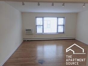 Building Photo - 6002 N Kenmore Ave